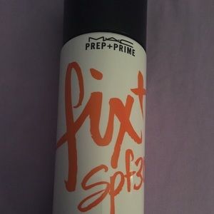MAC SPF makeup setting spray